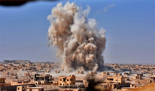 bombardeo de la Coalición sobre un poblado de Deir Ezzor